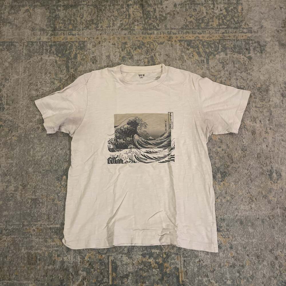 Uniqlo Ukiyo-e Masters The Great Wave off Kanagawa UT Graphic T-Shirt